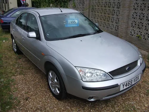 Ford Mondeo 2.0 2001 photo - 6