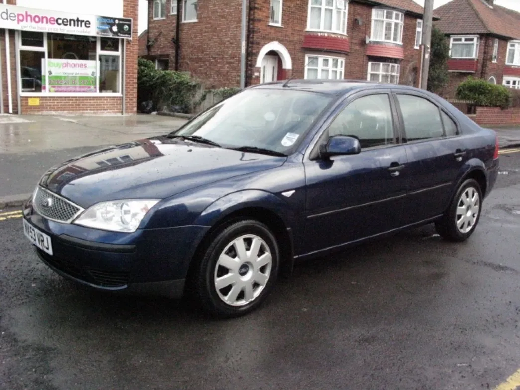 Ford Mondeo 2.0 2004 photo - 8