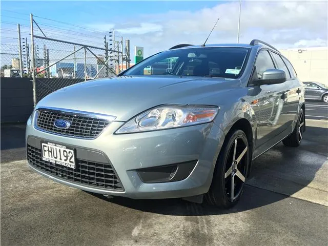 Ford Mondeo 2.3 2010 photo - 2