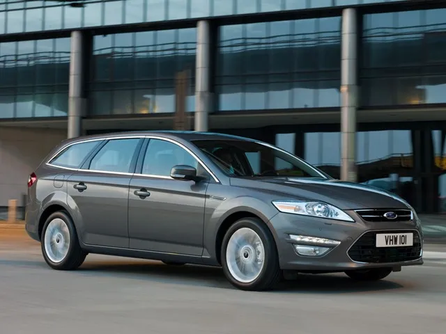 Ford Mondeo 2.3 2012 photo - 4