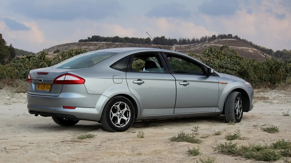 Ford Mondeo 2.3 2012 photo - 6