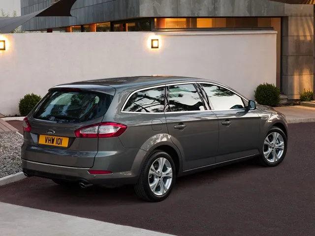 Ford Mondeo 2.3 2013 photo - 10