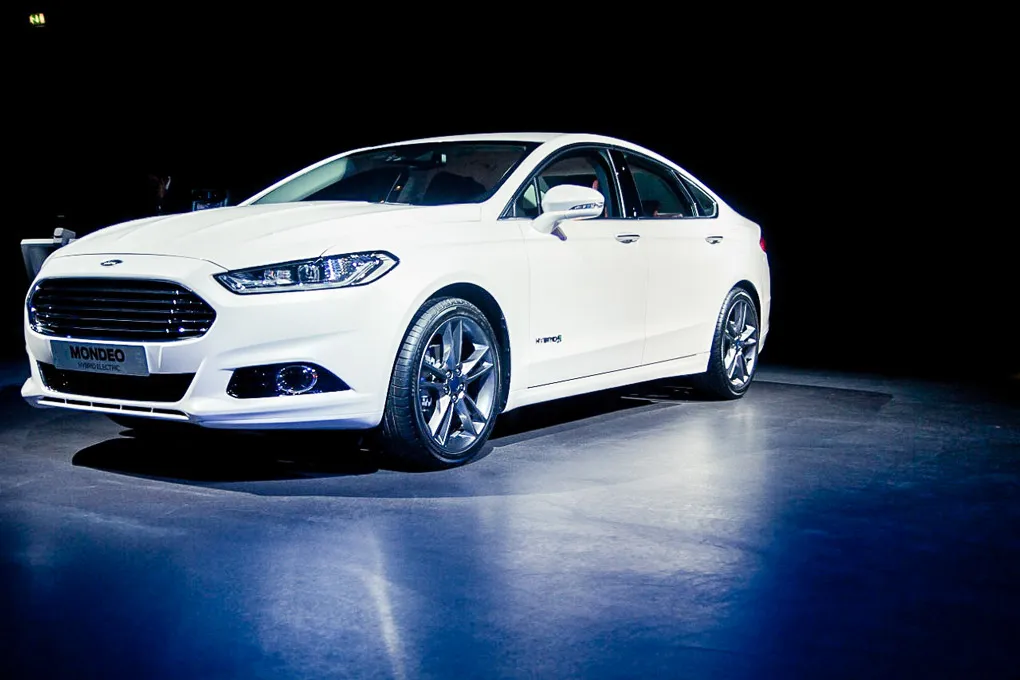Ford Mondeo 2.3 2013 photo - 12