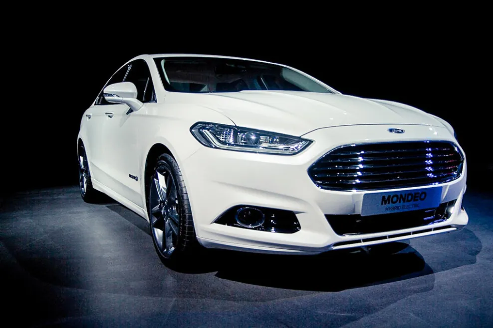Ford Mondeo 2.3 2013 photo - 2