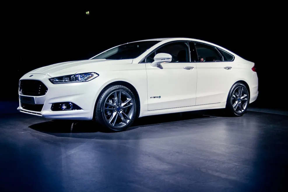 Ford Mondeo 2.3 2013 photo - 7