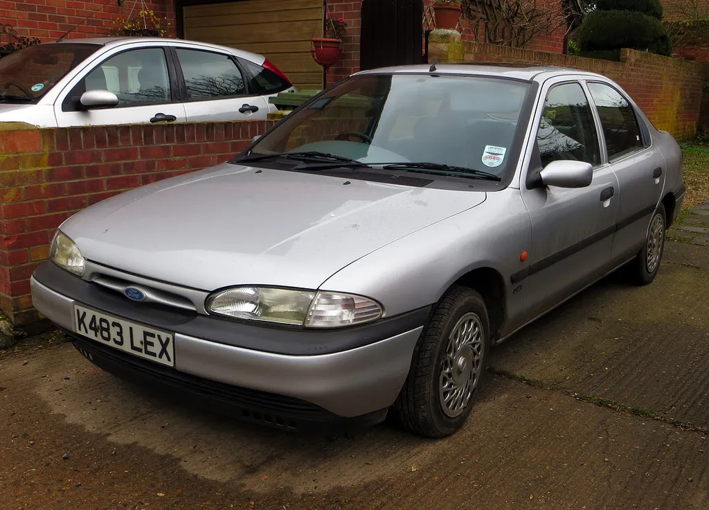 Ford Mondeo 2.5 1993 photo - 6