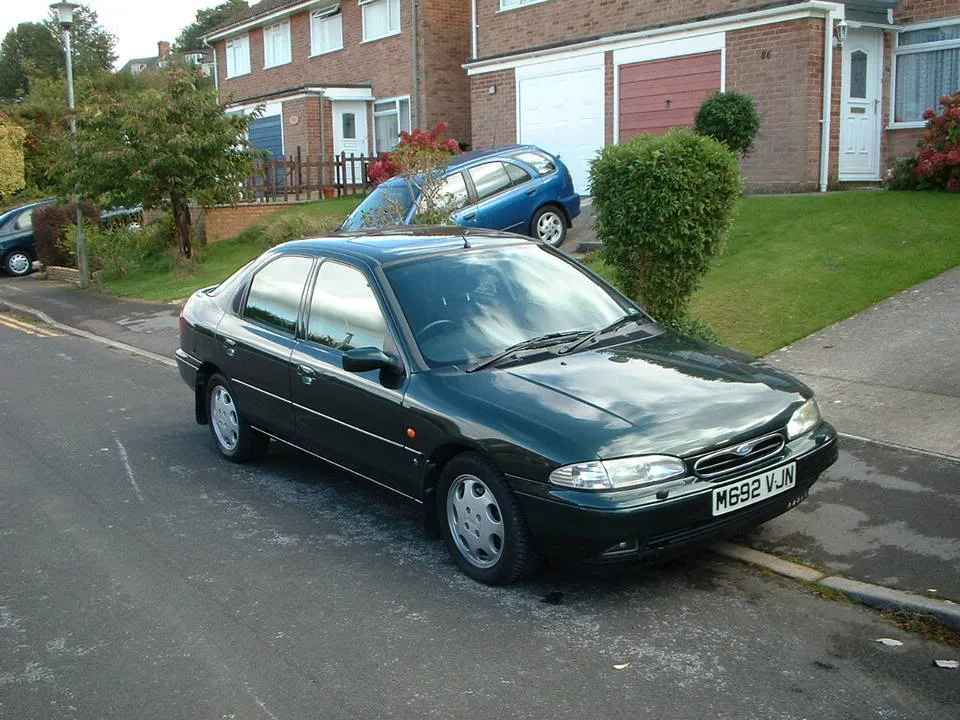 Ford Mondeo 2.5 1994 photo - 6