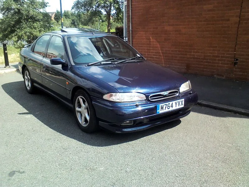 Ford Mondeo 2.5 1995 photo - 3
