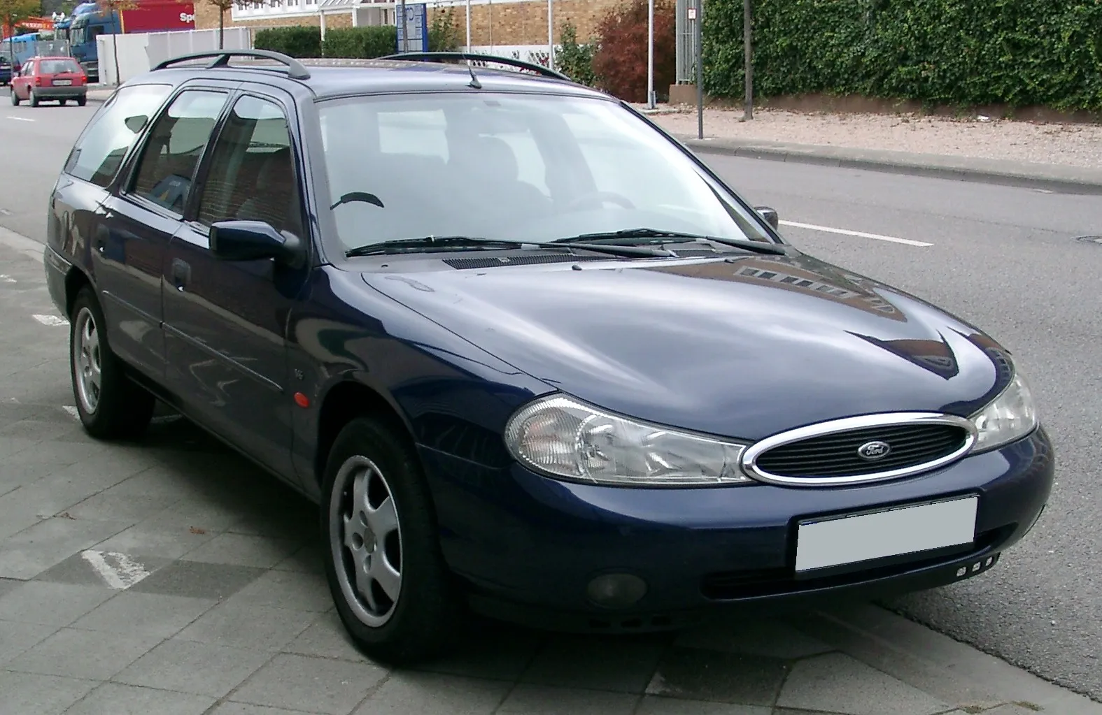 Ford Mondeo 2.5 1996 photo - 10