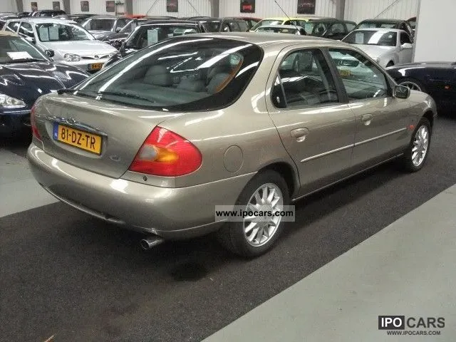 Ford Mondeo 2.5 2000 photo - 3