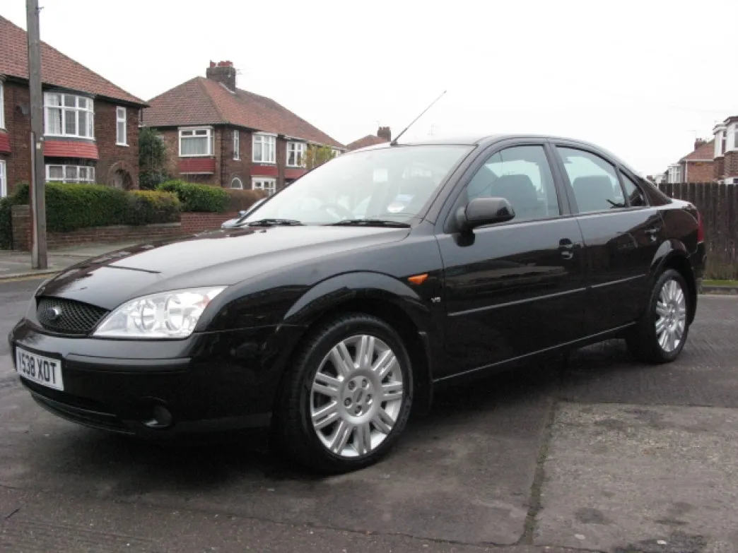 Ford Mondeo 2.5 2001 photo - 1