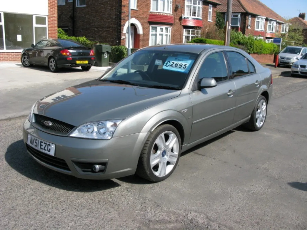 Ford Mondeo 2.5 2001 photo - 7