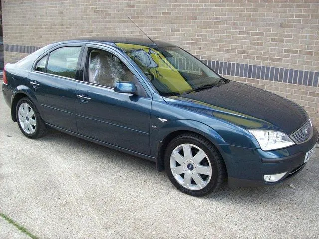 Ford Mondeo 2.5 2003 photo - 11