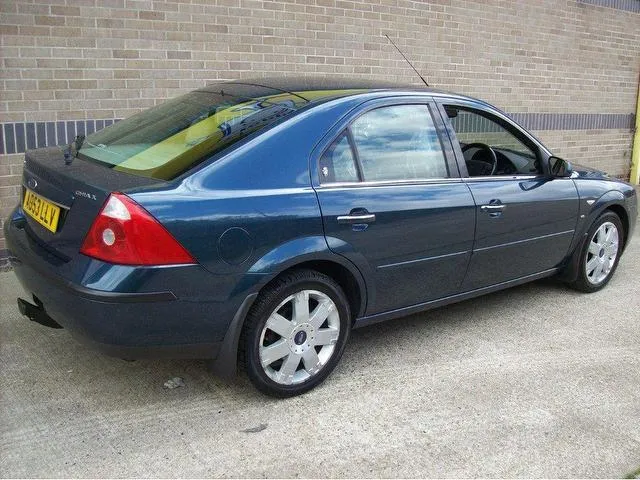 Ford Mondeo 2.5 2003 photo - 4