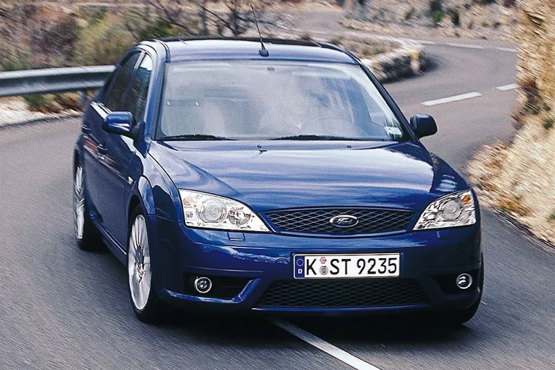Ford Mondeo 3.0 2002 photo - 4