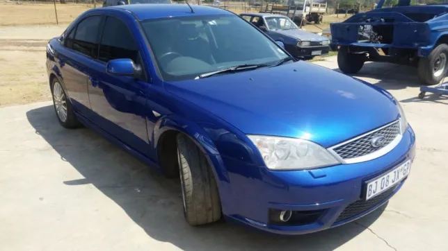 Ford Mondeo 3.0 2004 photo - 12