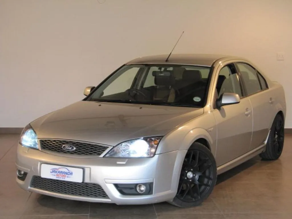 Ford Mondeo 3.0 2004 photo - 3