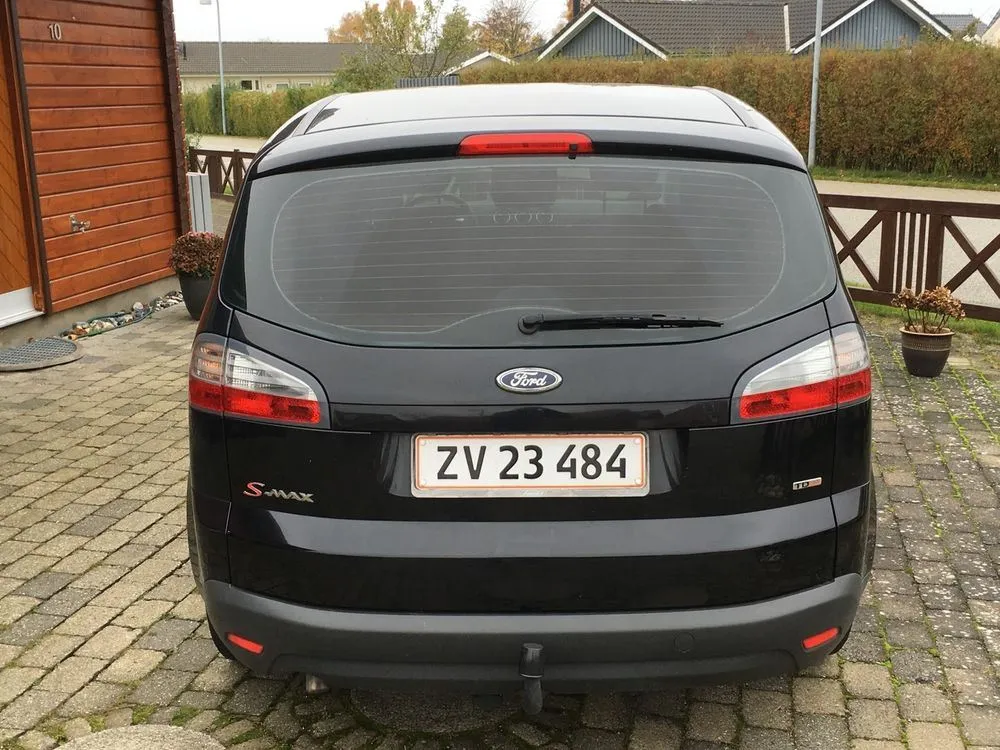 Ford S-Max 2.0 1999 photo - 9