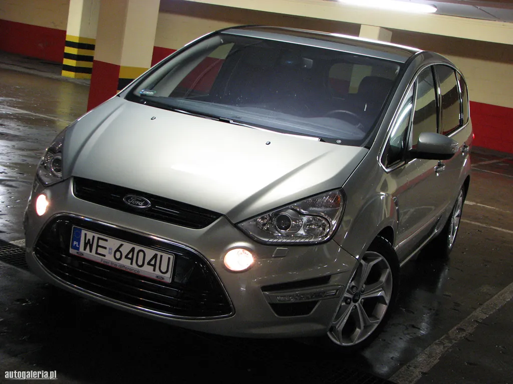 Ford S-Max 2.0 2011 photo - 12