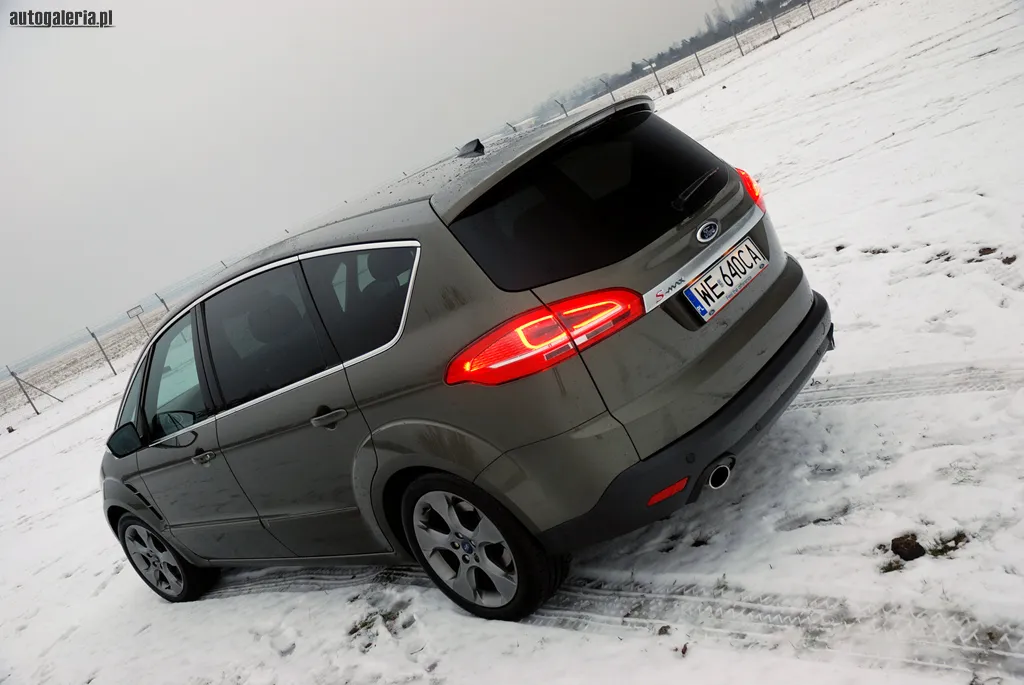 Ford S-Max 2.0 2012 photo - 4
