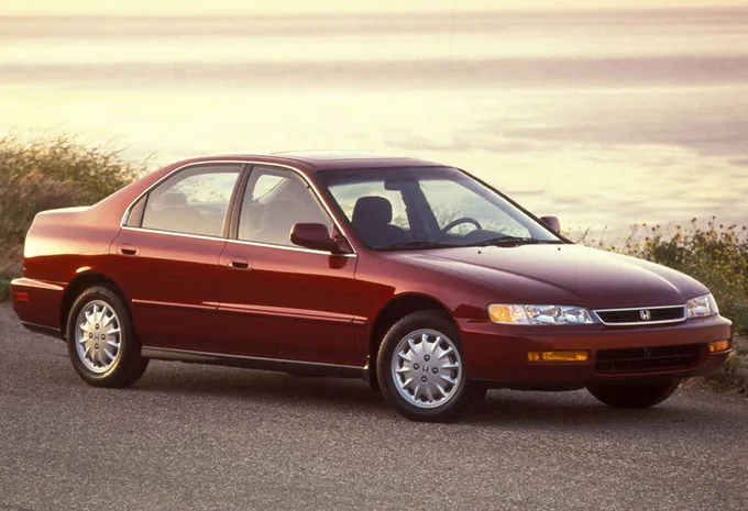 Honda Accord 1.8 1996 photo - 2