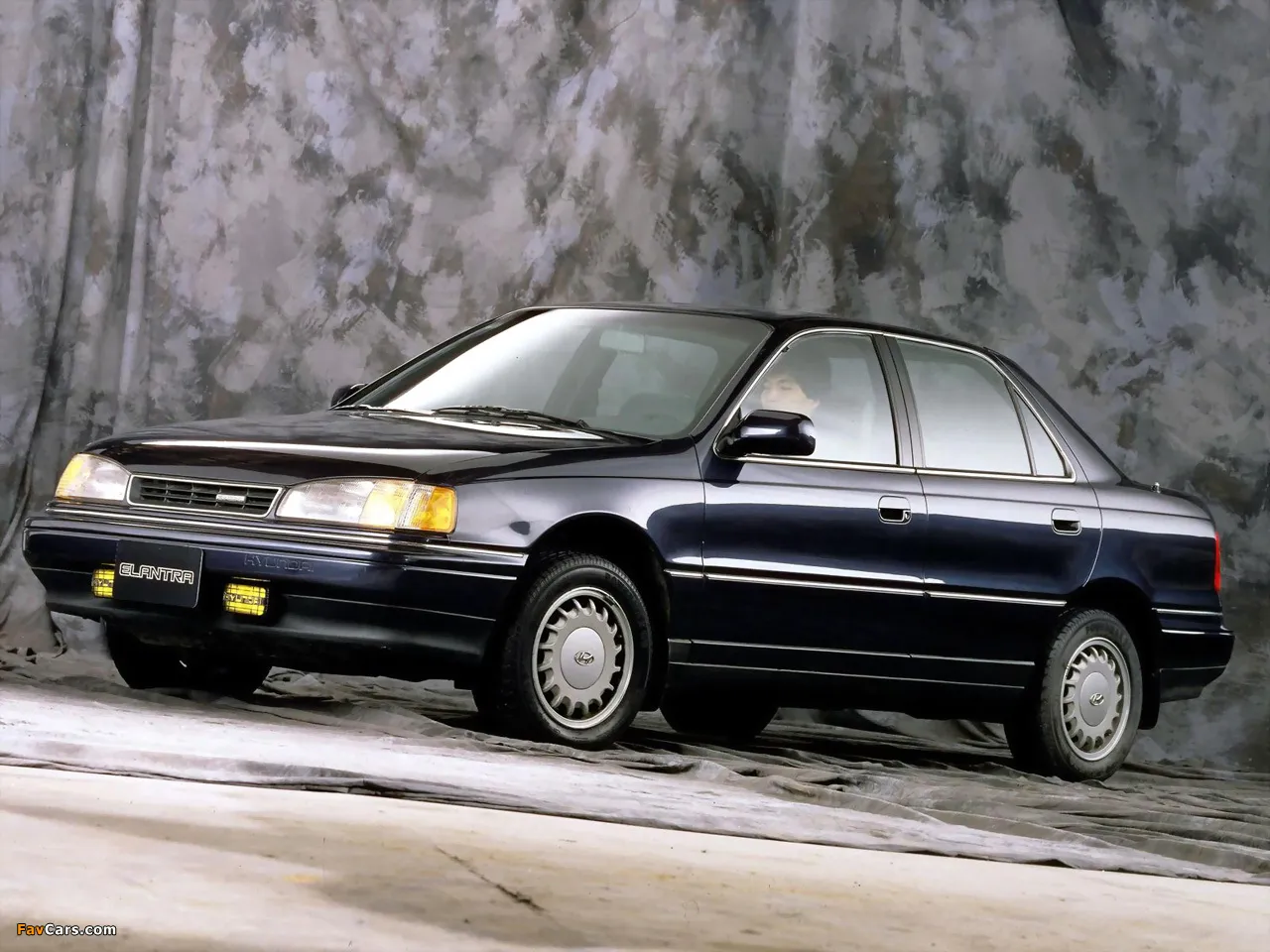 Hyundai Elantra 1.5 1990 photo - 1