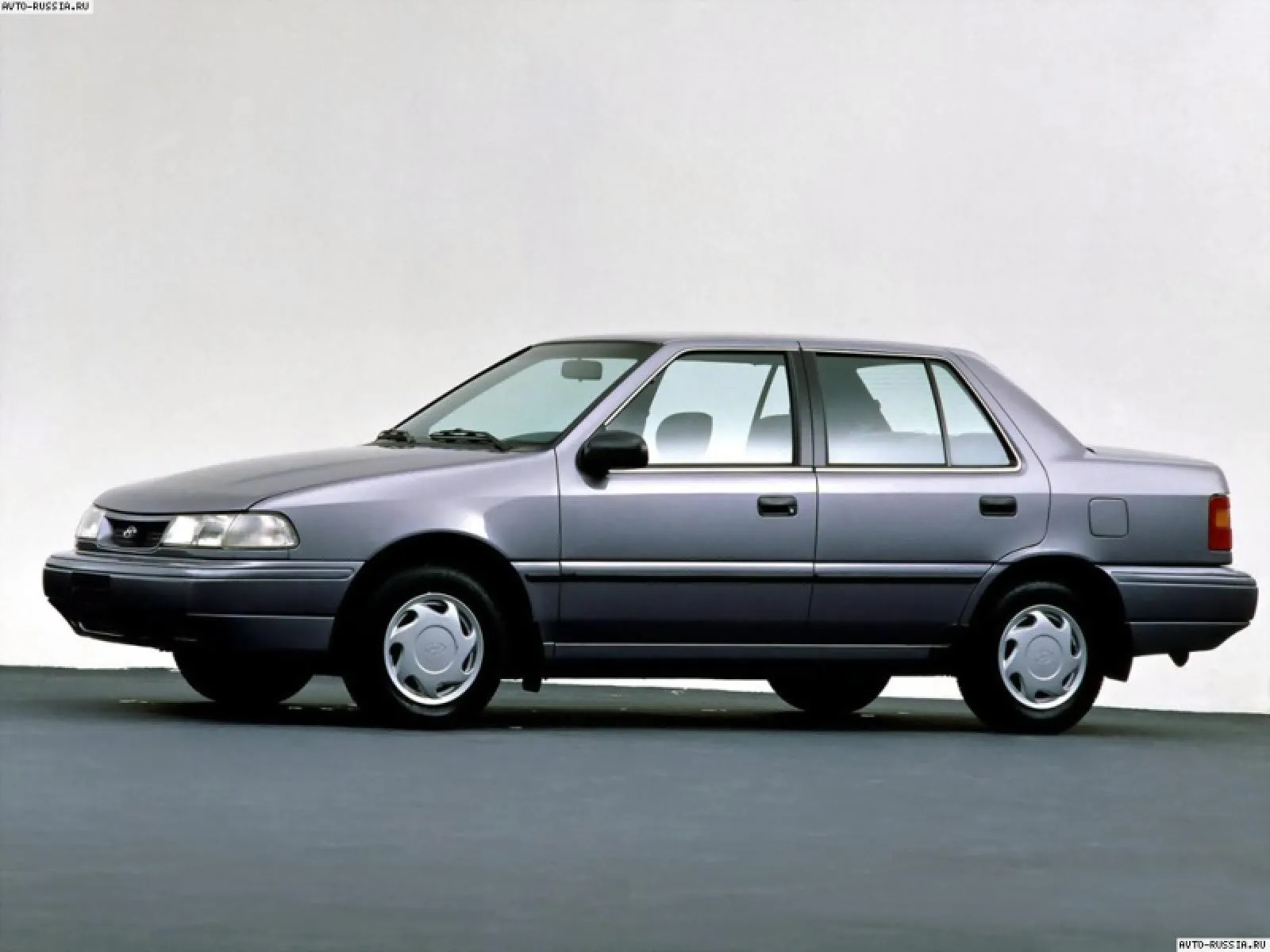 Hyundai Elantra 1.5 1990 photo - 2