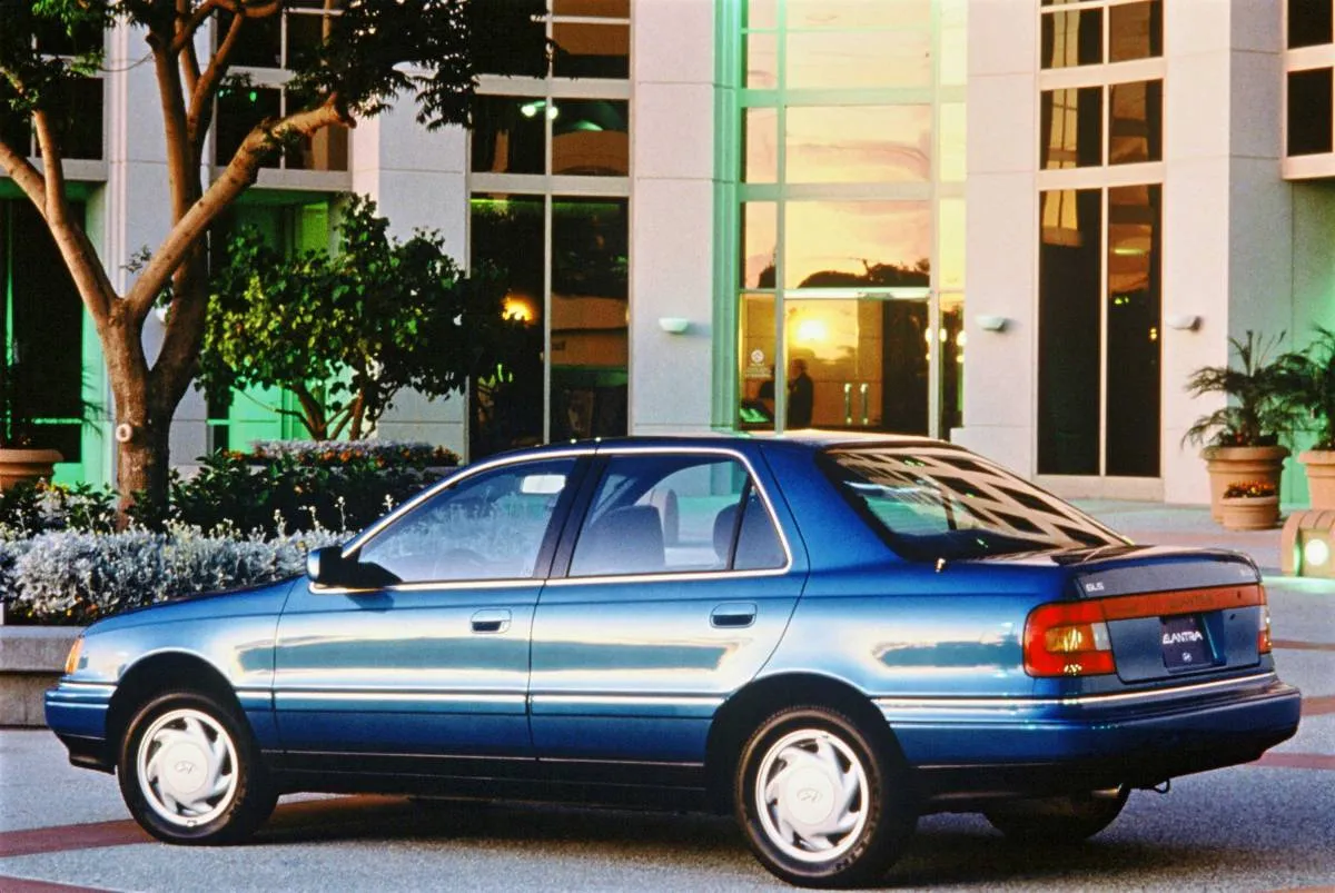 Hyundai Elantra 1.6 1992 photo - 9