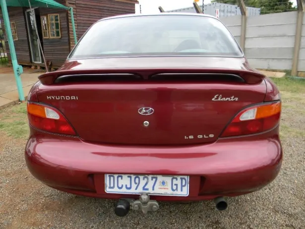 Hyundai Elantra 1.6 1998 photo - 11