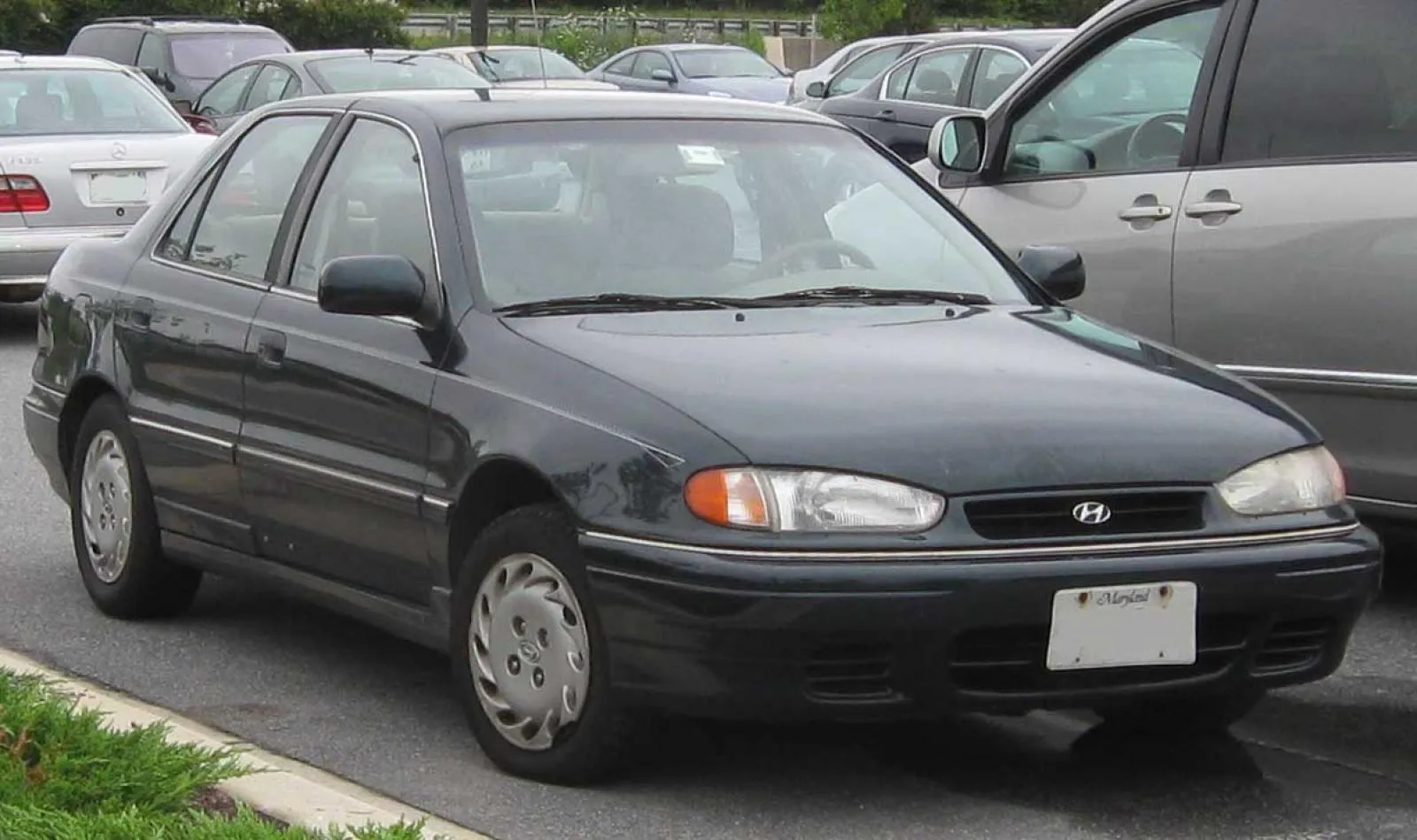 Hyundai Elantra 1.8 1998 photo - 12