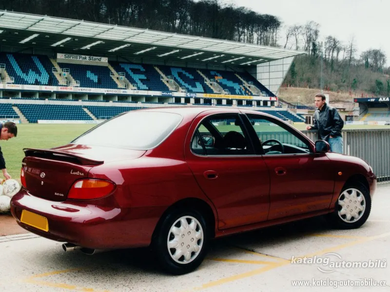 Hyundai Elantra 1.9 1995 photo - 2
