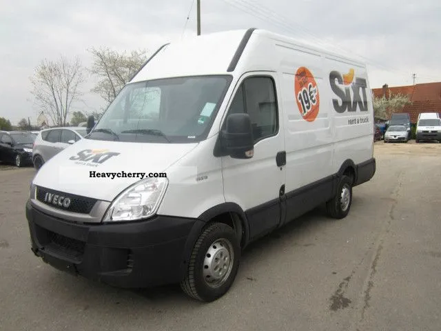 IVECO Daily 2.3 2011 photo - 5