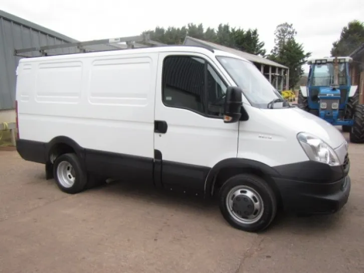 IVECO Daily 2.3 2012 photo - 6