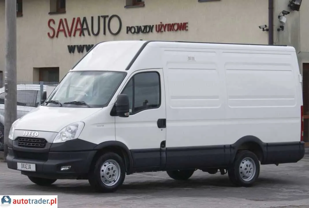 IVECO Daily 2.3 2013 photo - 3