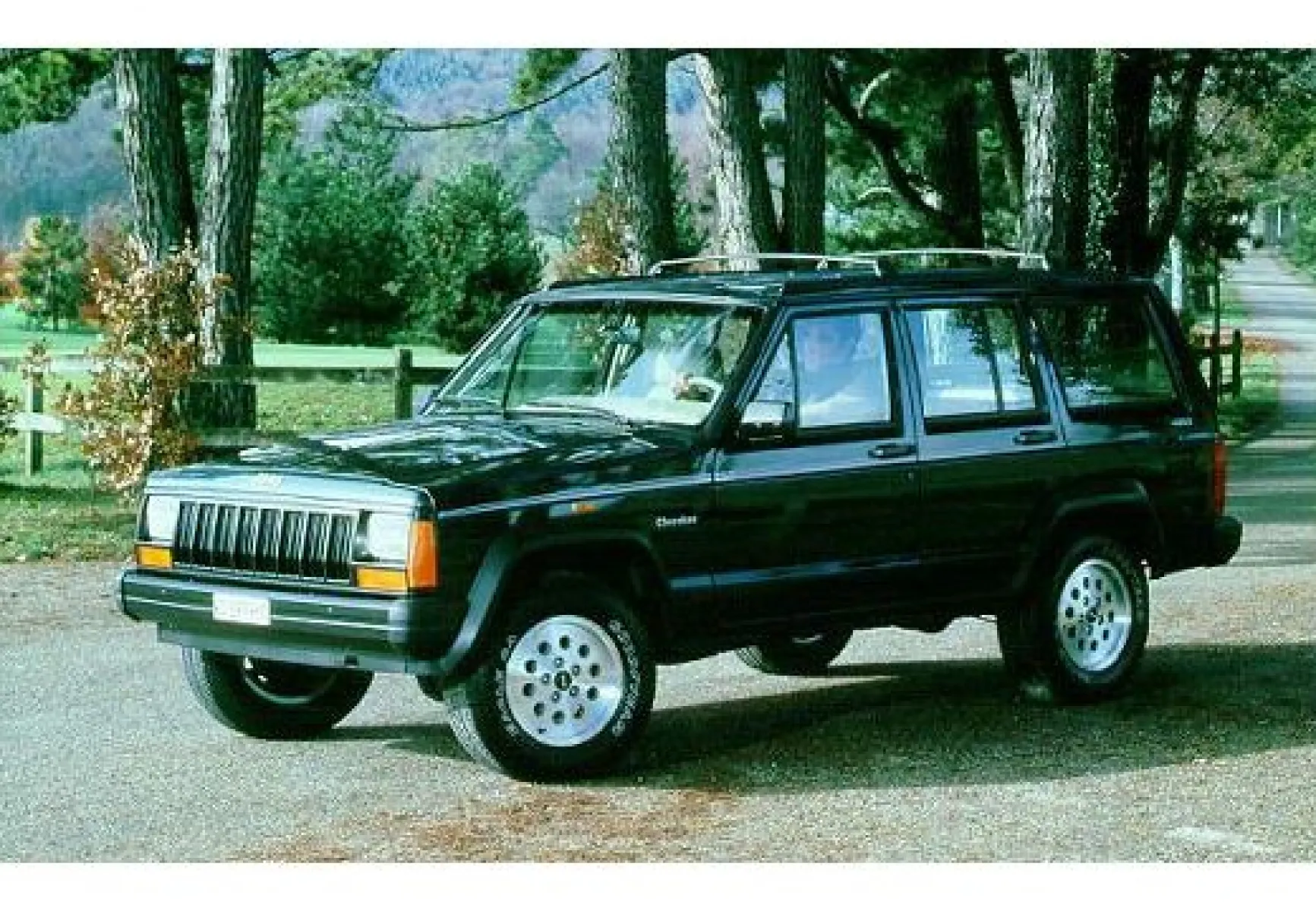 Jeep Cherokee 2.1 1988 photo - 9