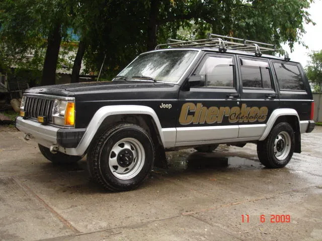 Jeep Cherokee 2.5 1992 photo - 1