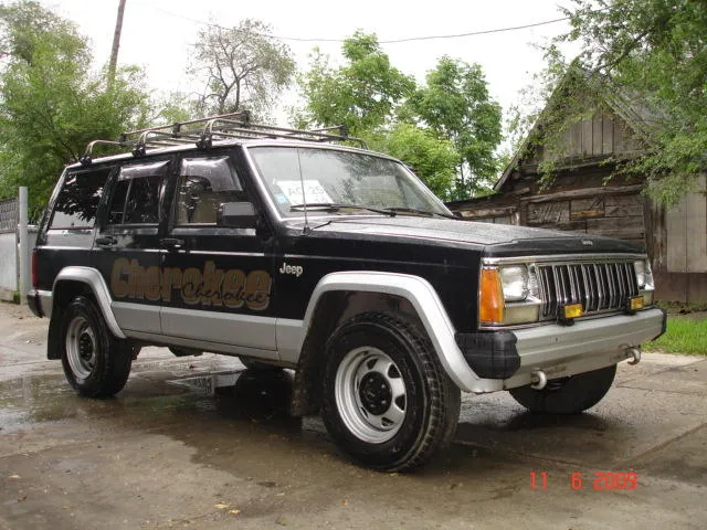 Jeep Cherokee 2.5 1992 photo - 2