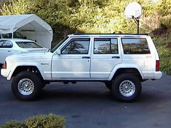 Jeep Cherokee 4.0 1991 photo - 9