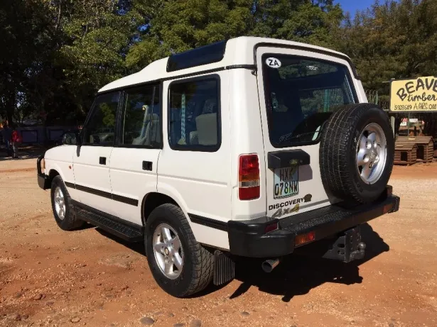 Land Rover Discovery 2.0 1996 photo - 2