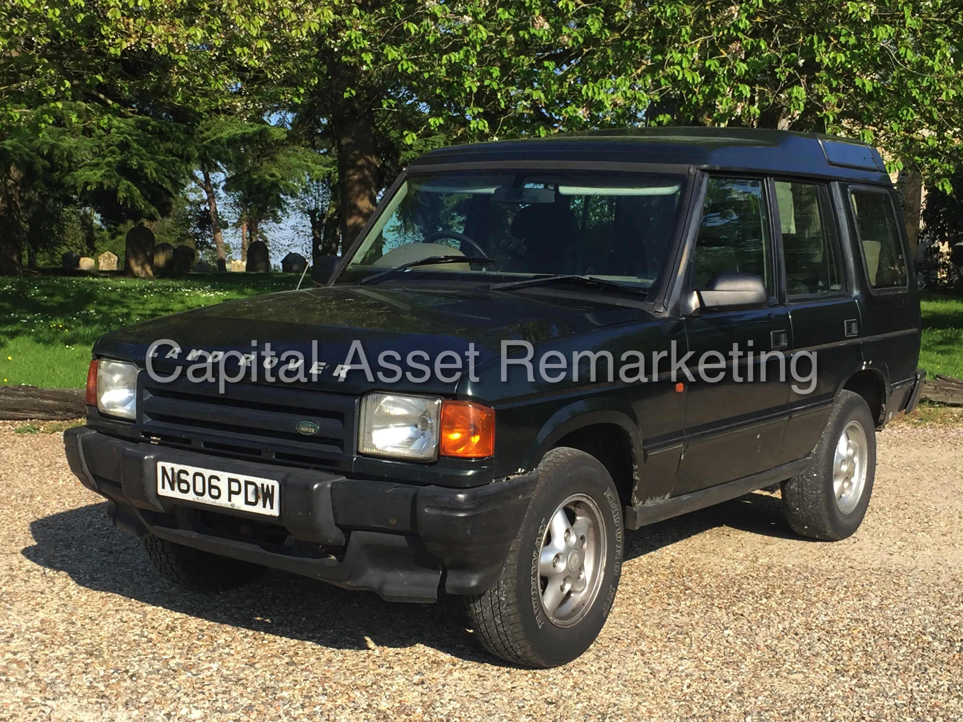 Land Rover Discovery 2.0 1996 photo - 4