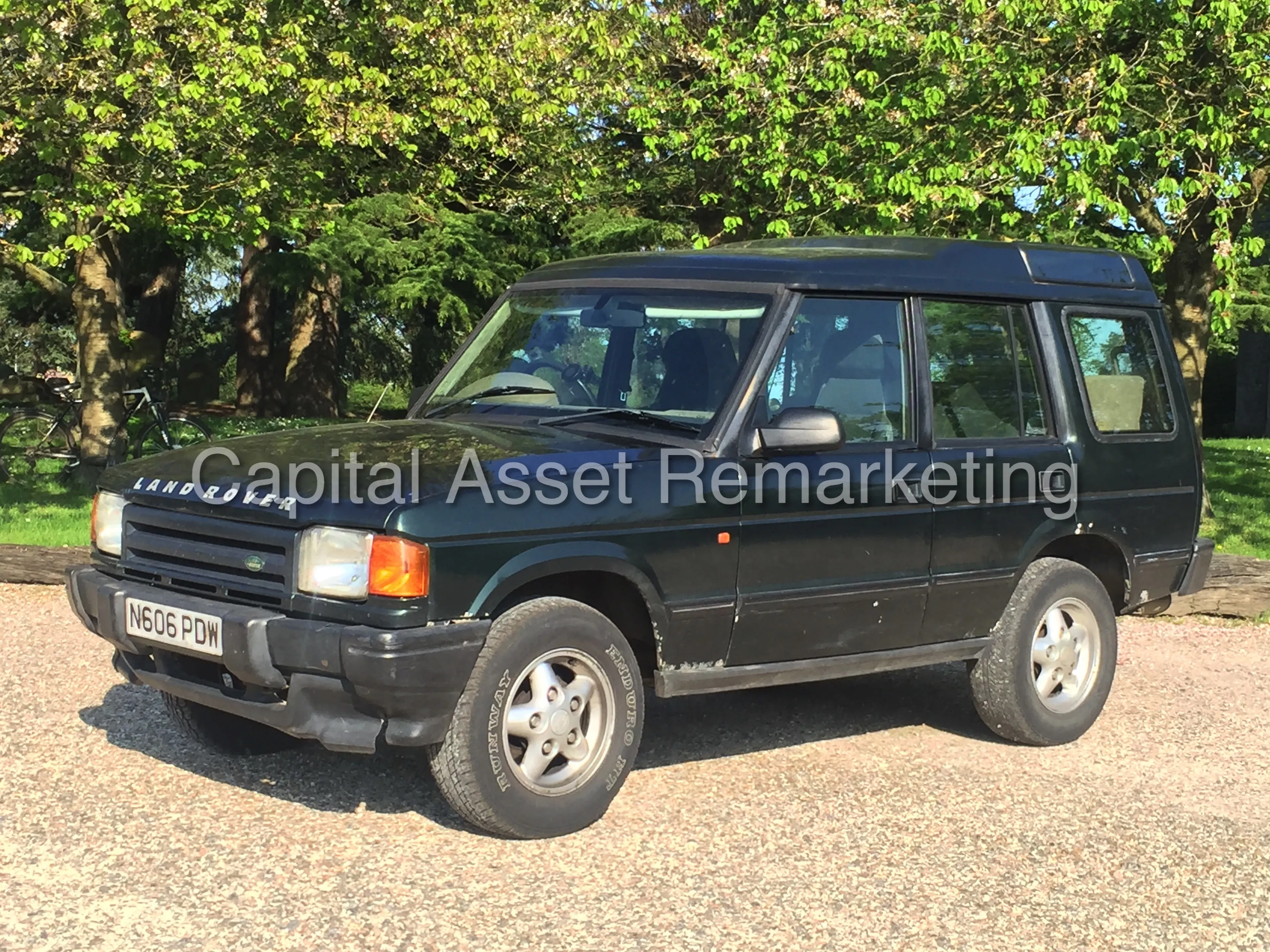 Land Rover Discovery 2.0 1996 photo - 8