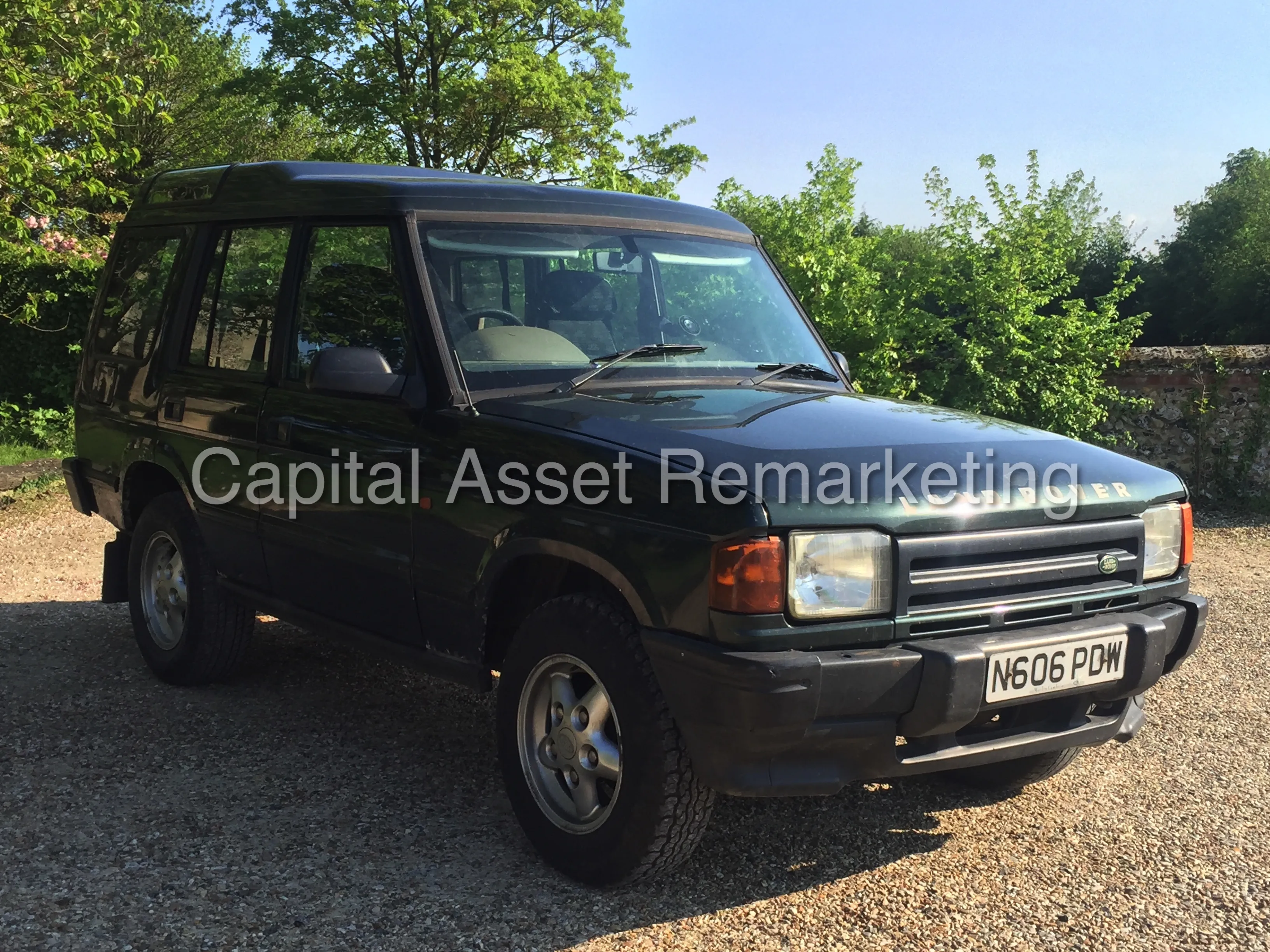 Land Rover Discovery 2.0 1996 photo - 9