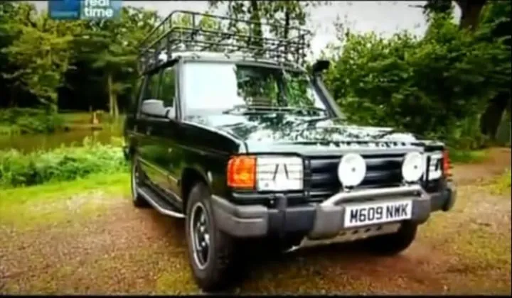 Land Rover Discovery 2.5 1995 photo - 1