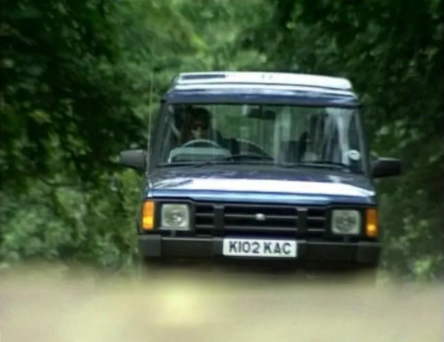 Land Rover Discovery 2.5 1995 photo - 3