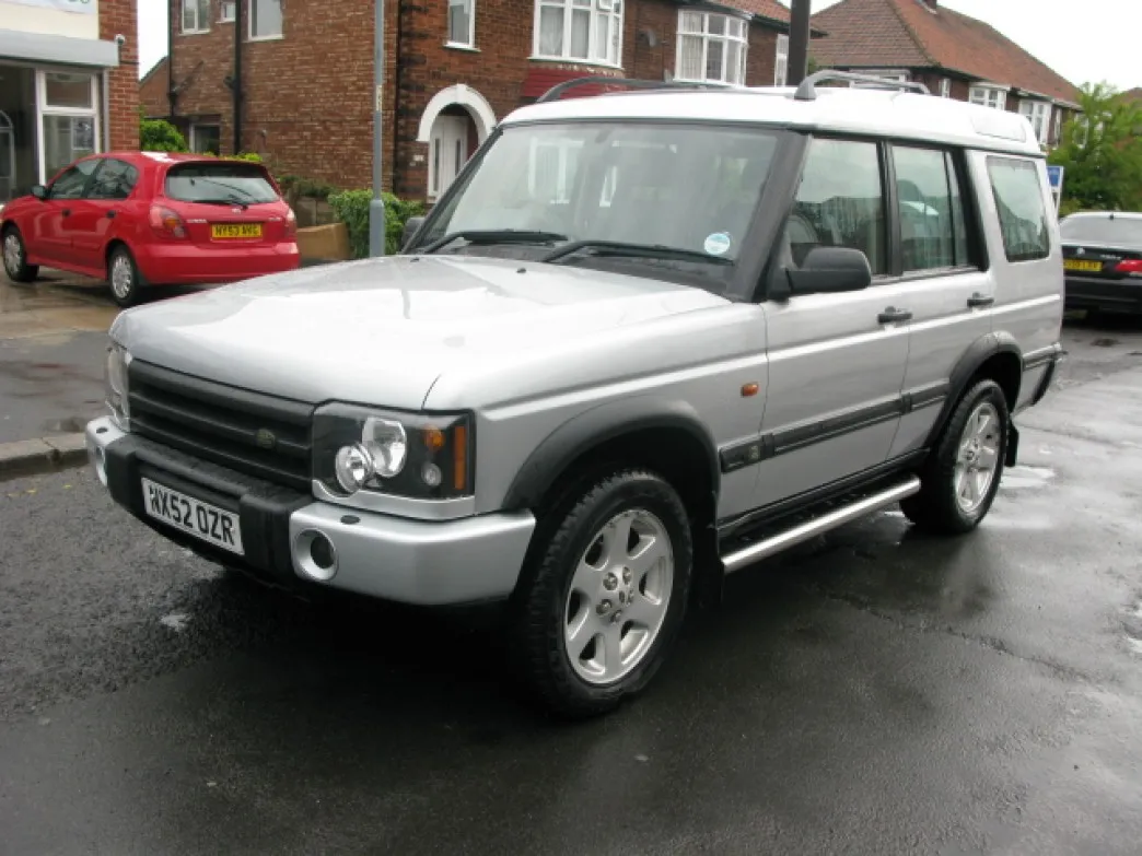 Land Rover Discovery 2.5 2002 photo - 12