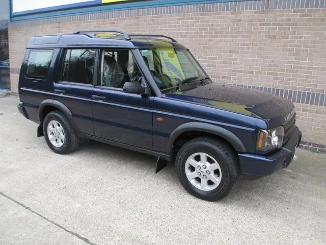 Land Rover Discovery 2.5 2003 photo - 12