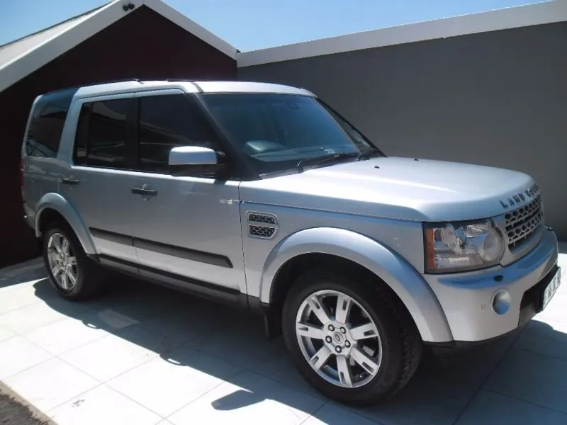Land Rover Discovery 3.0 2010 photo - 11