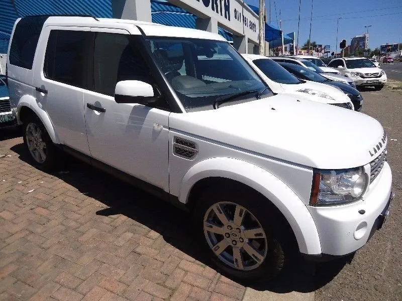 Land Rover Discovery 3.0 2010 photo - 8
