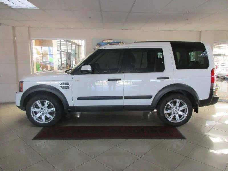 Land Rover Discovery 3.0 2011 photo - 5