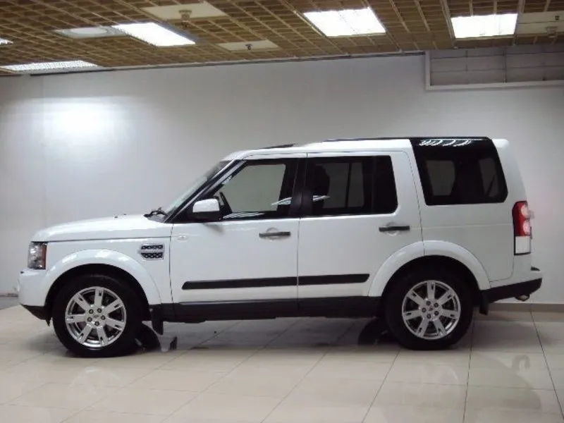 Land Rover Discovery 3.0 2011 photo - 8